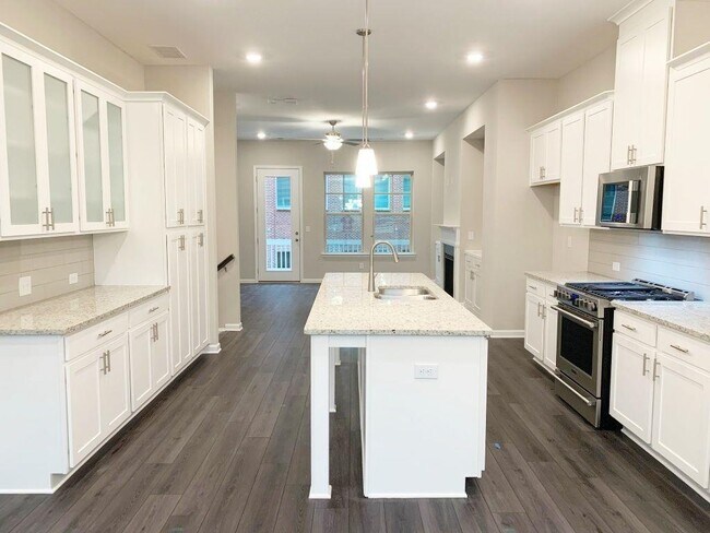 Building Photo - 6023 Skellig St