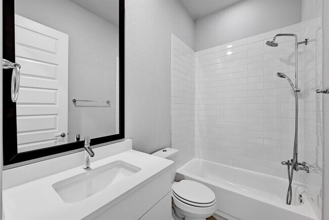 Building Photo - 7200 Cordoba Dr