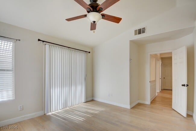 Building Photo - 2300 Steinke Ln