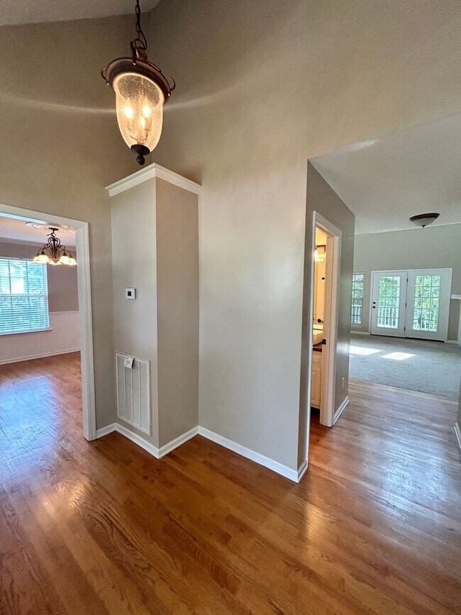 Building Photo - $500.00 OFF JANUARY RENT!! Soddy Daisy Oasis! 3 beds, 2.5 baths, huge garage & yard!