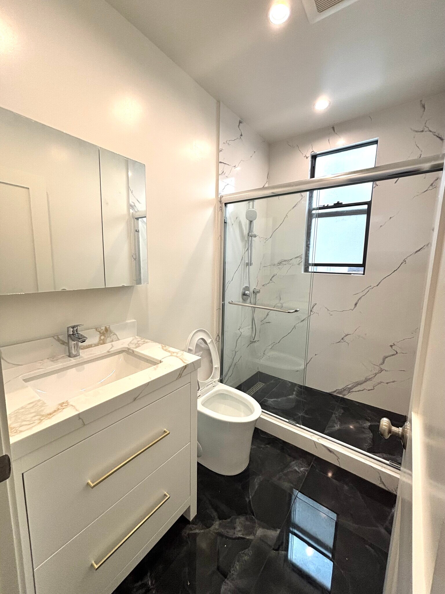 Building Photo - 131 Wetmore St