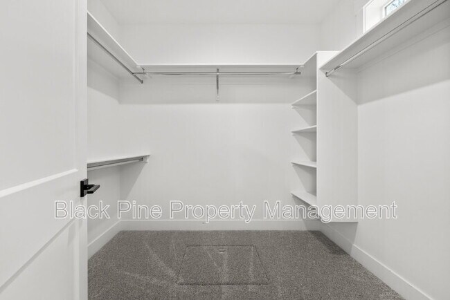 Building Photo - 4654 N Maple Grove Rd