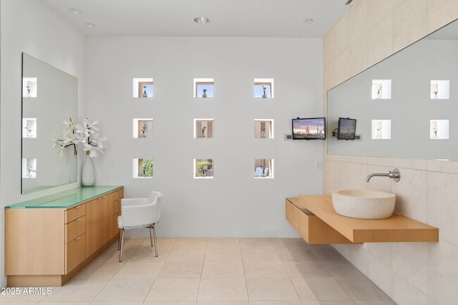 Building Photo - 9191 E Happy Hollow Dr