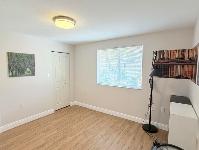 Building Photo - 13206 Glenmoor Dr