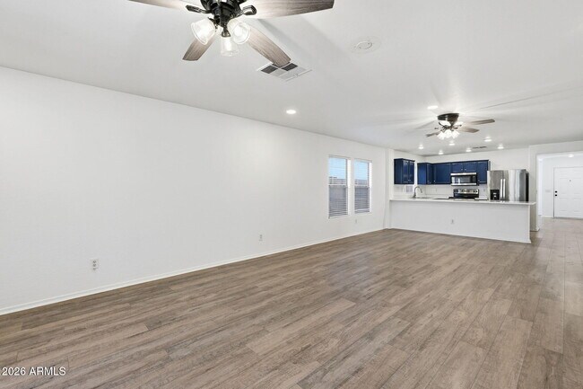 Building Photo - 45542 W Guilder Ave