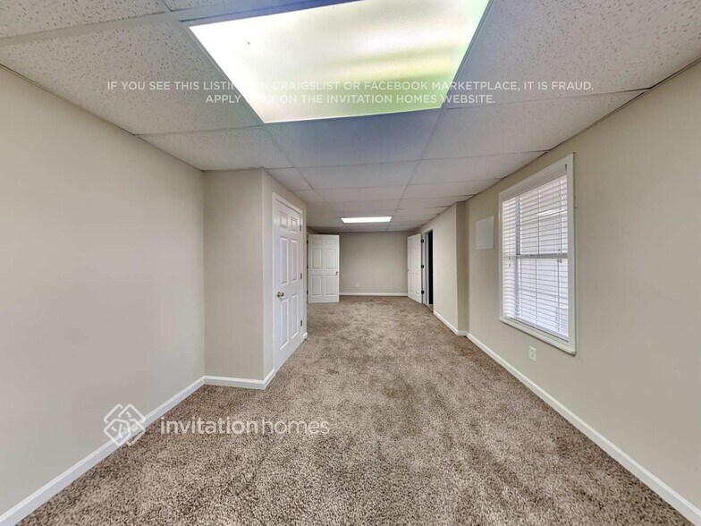 Building Photo - 1460 Timber Walk Dr SE