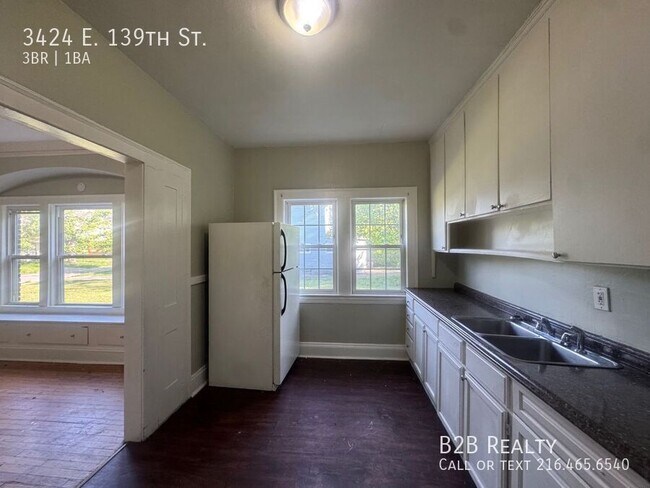 Building Photo - 3424 E 139th St