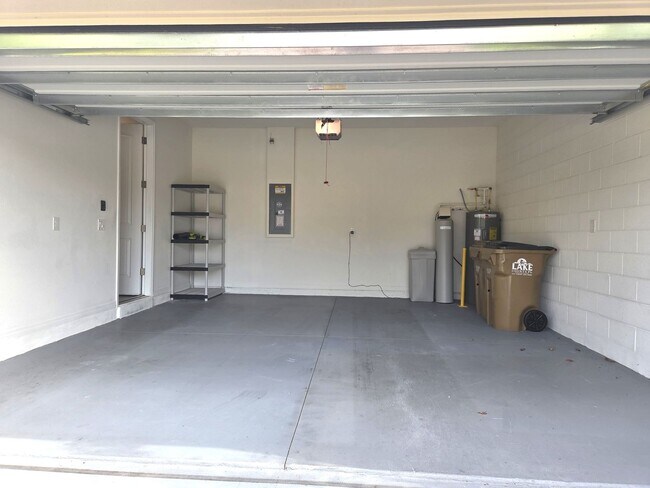 Building Photo - 55+ Gated Community at Palms at Serenoa
