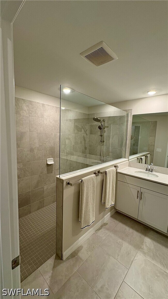Building Photo - 5615 Newcastle Ct
