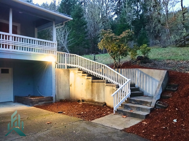 Building Photo - Newly remodeled 5 bed/3 bath Philomath home