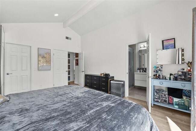 Building Photo - 22835 Styles St