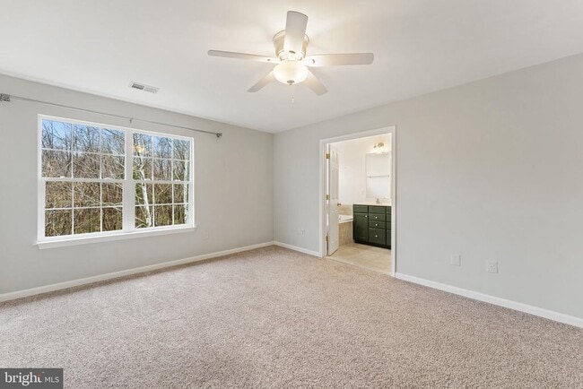Building Photo - 1099 Longview Ln