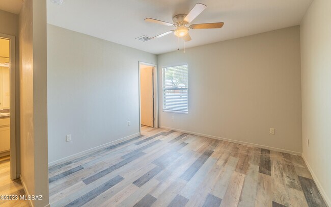 Building Photo - 3303 N Tyndall Ave