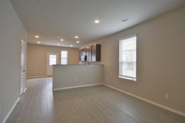 Building Photo - 24730 Winema Wds Ln