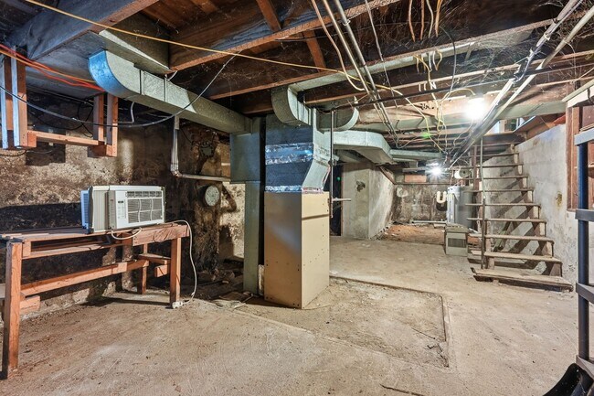 Building Photo - 2223 Forest St