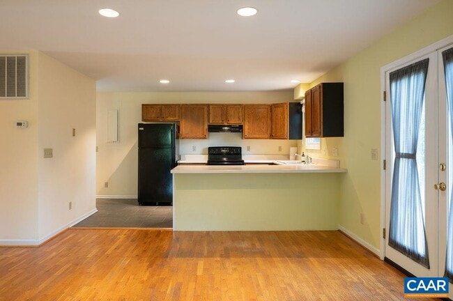 Building Photo - 540 Rocky Hollow Rd