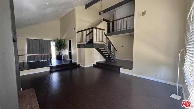 Building Photo - 845 N Juarez St