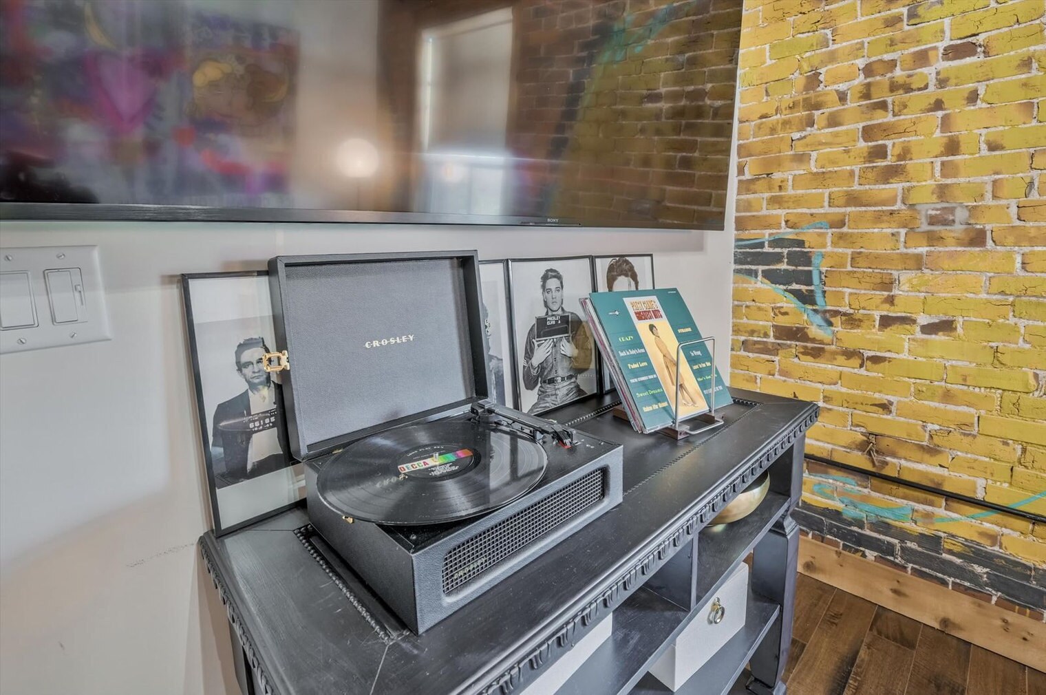 Building Photo - 610 21st Ave N