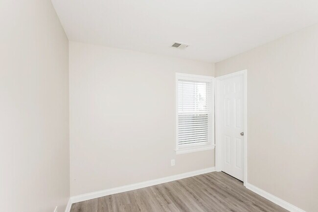 Building Photo - 1818 Jefferson Ave