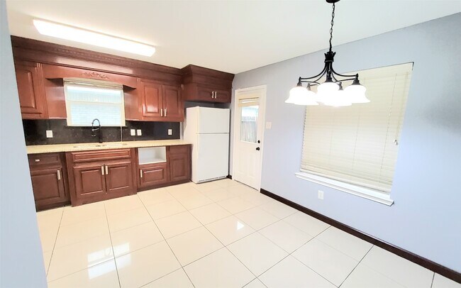 Building Photo - 18123 Flower Grove Ct