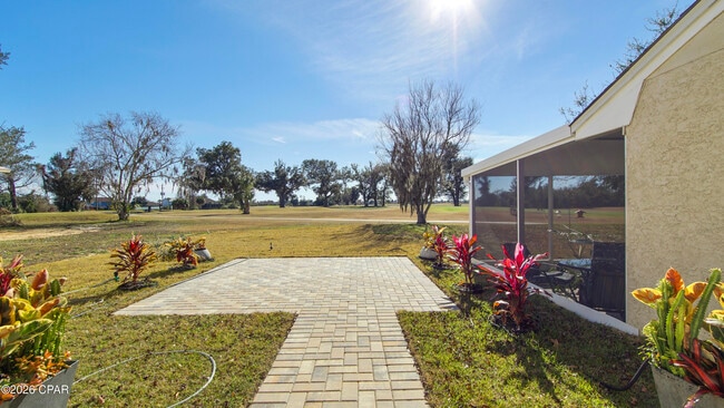 Building Photo - 1719 Country Club Dr