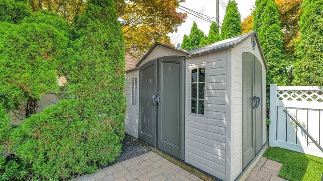 Building Photo - 6 N Lancaster Ave