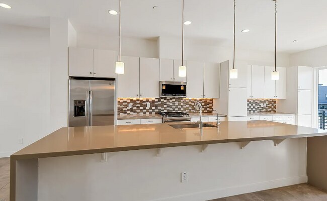 Building Photo - 6850 E McDowell Rd