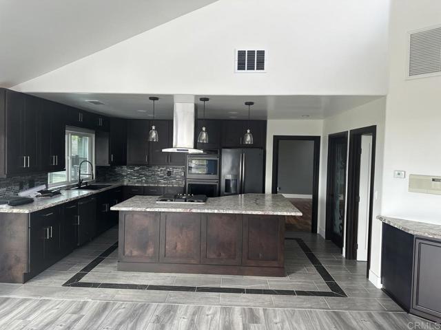 Building Photo - 1525 Laurel Rd