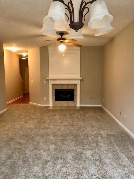 Building Photo - 6283 Shoreview Cir