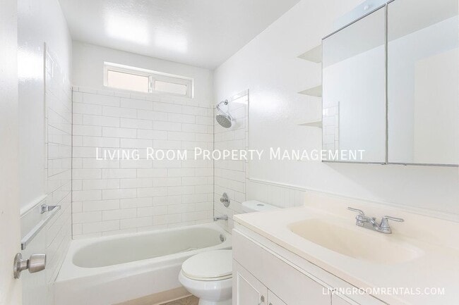 Building Photo - 1416 SE 32nd Pl