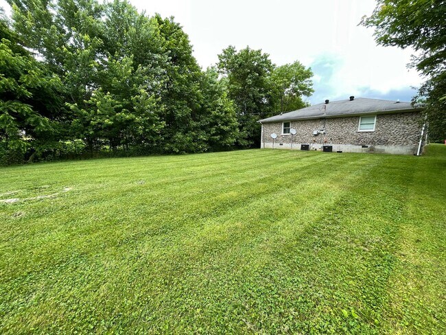 Building Photo - 91-93 Meadowbrook Drive Duplex