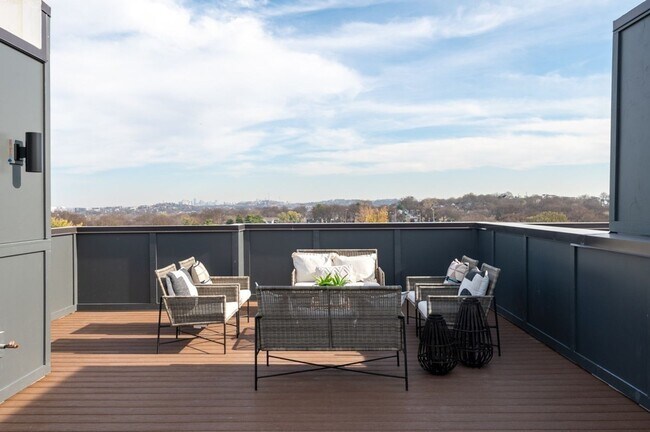 Building Photo - 312 Becanni Ln
