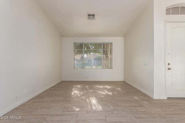 Building Photo - 6092 W Dublin Ln