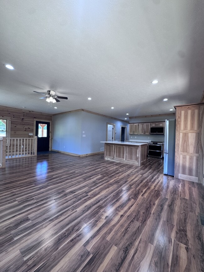 Building Photo - 1339 Hickory Point Dr