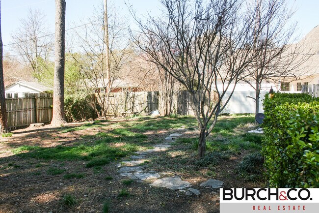 Building Photo - 1515 Kitchen St