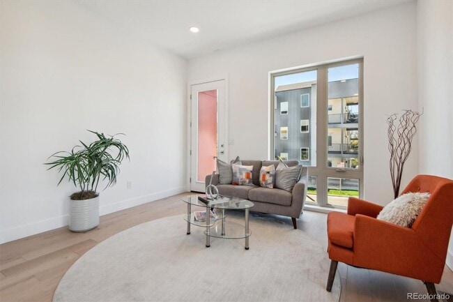 Building Photo - Brand New Build Townhome with Rooftop and ...