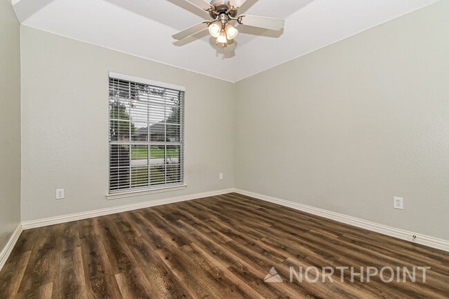 Building Photo - 3 BR/3BA | Newly Renovated Single Family Home | Fenced backyard | In Royse City!