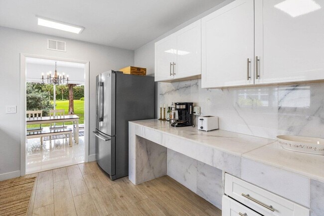Building Photo - 900 Marble Way