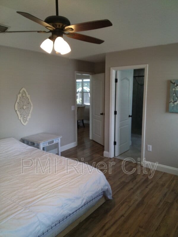 Building Photo - 2320 Locustwood Ct