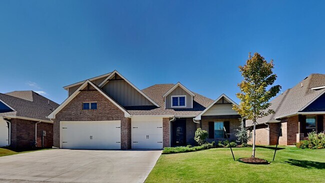 Building Photo - Luxury 4 Bedroom 3 Bathroom Home in Lone O...