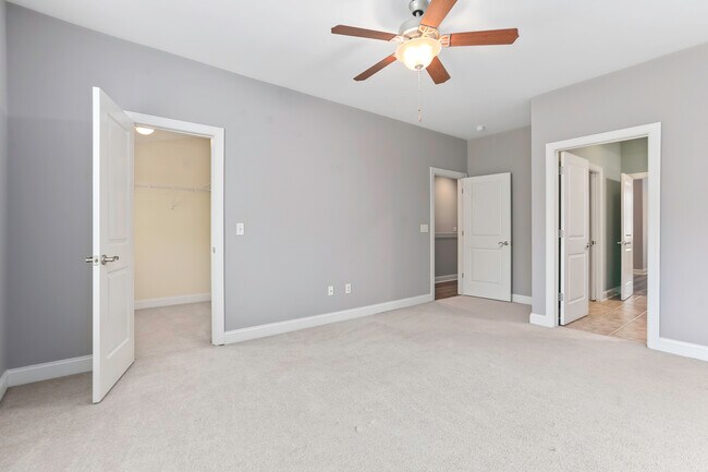 Building Photo - 1201 Dingle Rd