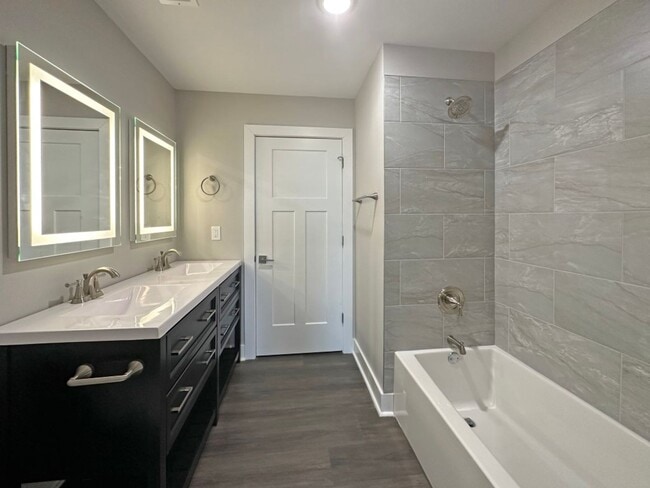 Building Photo - New Construction 3/2 Townhome in Buffalo Creek