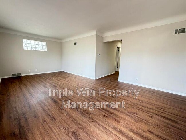 Building Photo - 7560 Alicia Ave