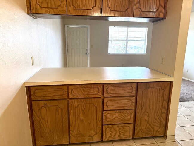 Building Photo - 2302 Shenandoah Dr
