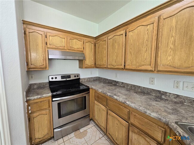 Building Photo - 761 Sheffield Rd