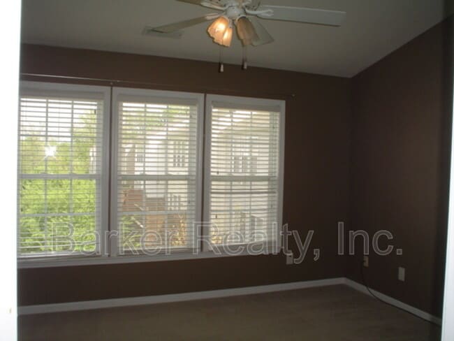 Building Photo - 7100 Proctor Hill Dr