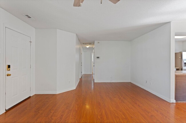 Building Photo - 3 bedroom with garage available in June!