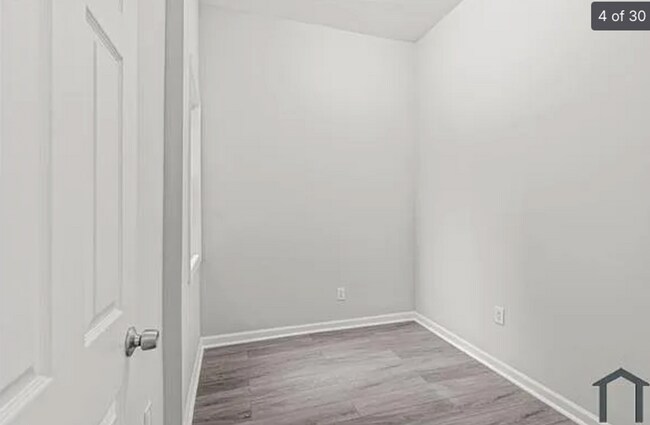 Building Photo - Modern 6-Bedroom Home in North Philadelphia