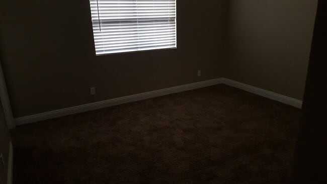 Building Photo - Beautiful 2 bedrooms home