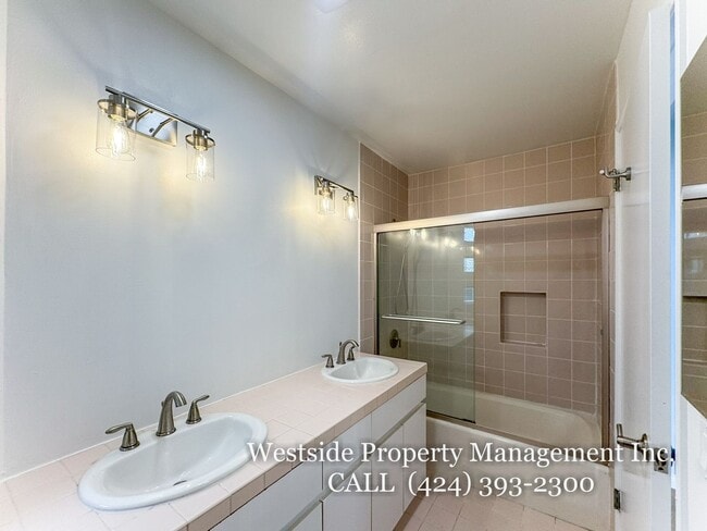 Building Photo - 1415 26th St